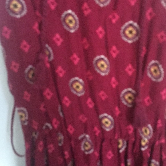 Red. Flowy romper - Picture 3 of 3